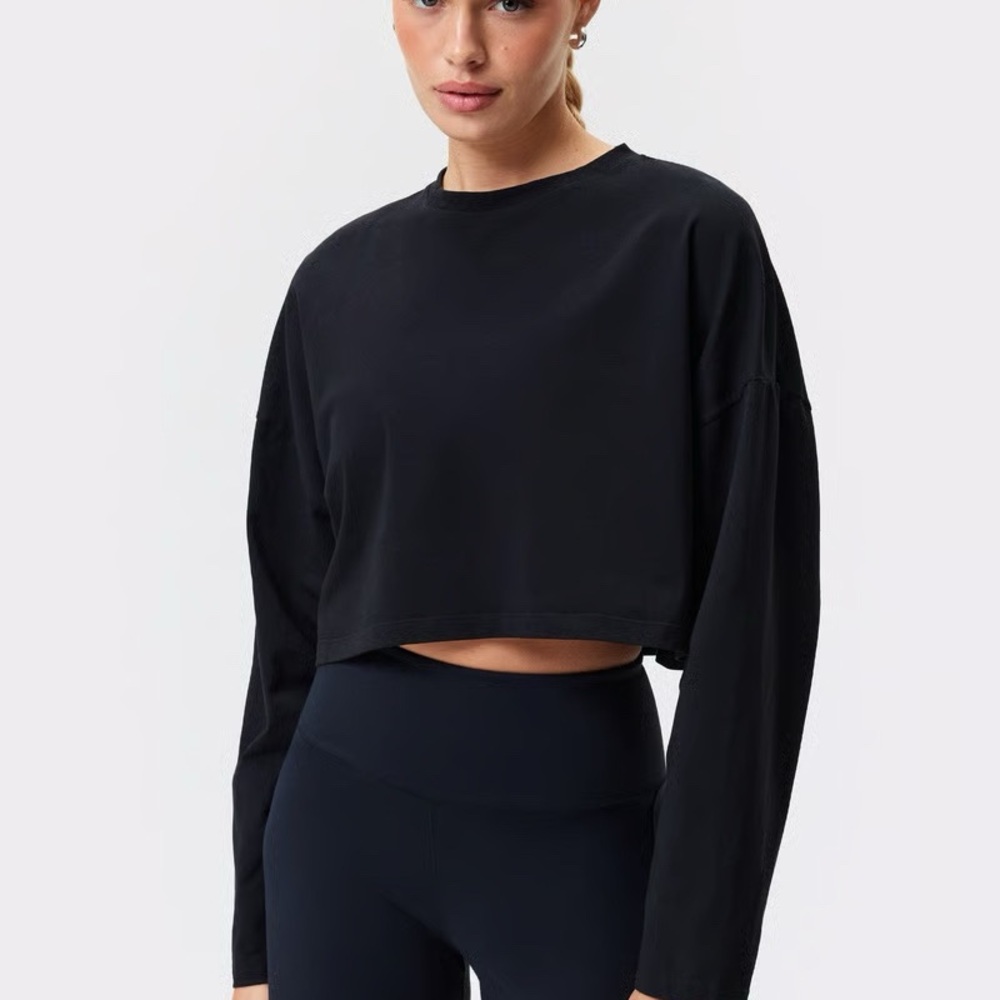 TNA Aritzia Black Women's Cropped Long Sleeve Top